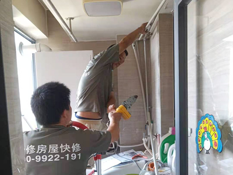 装修施工-北京水箱维修中如何处理漏水的问题：施工公司